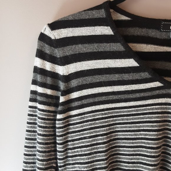 CYC Black White Grey Striped V-neck Sweater, Cotton Cashmere Blend | Med - Picture 4 of 14